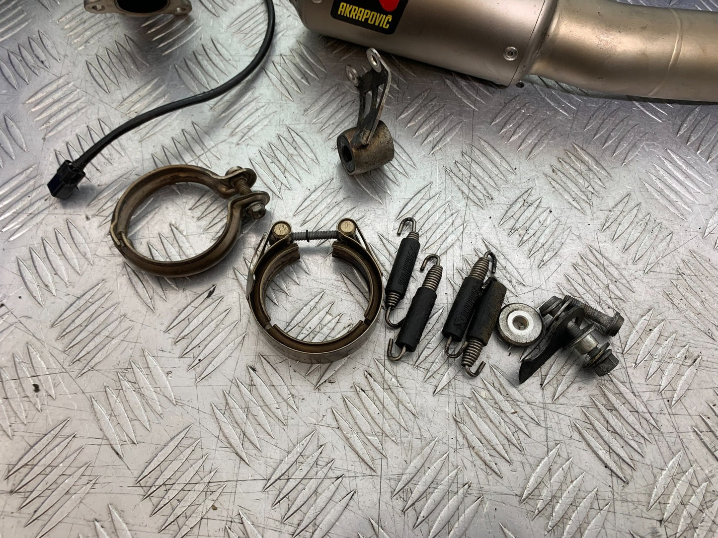 KTM 1290 SUPER DUKE R AKRAPOVIC EXHAUST SYSTEM  YEAR 2020-2024 (CMB1272)