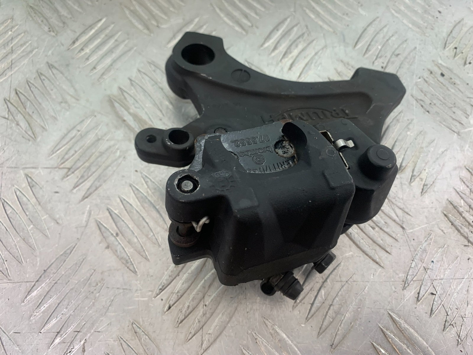TRIUMPH 675 STREET TRIPLE REAR CALIPER AND BRACKET   2013-2016 (CMB1186)