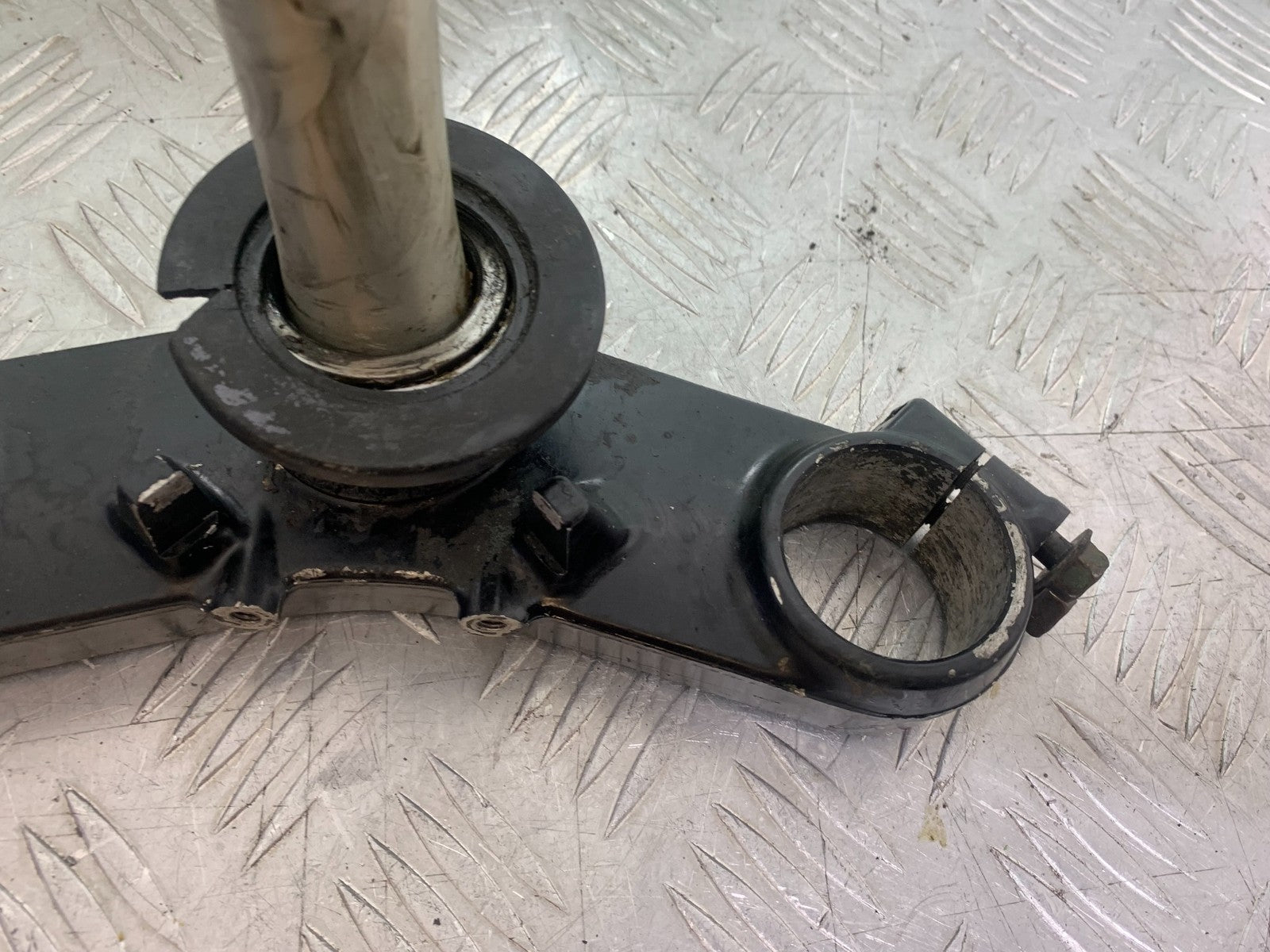 KAWASAKI ZX9R ZX9 C BOTTOM YOKE YEAR 1998-99 (CMB1213)