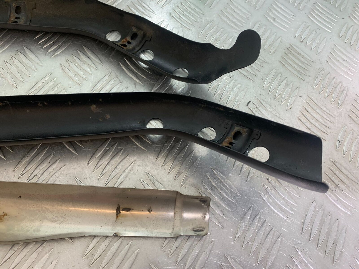 HARLEY DAVIDSON XL883 N IROD EXHAUST SHIELDS   YEAR 2020  (CMB1116)