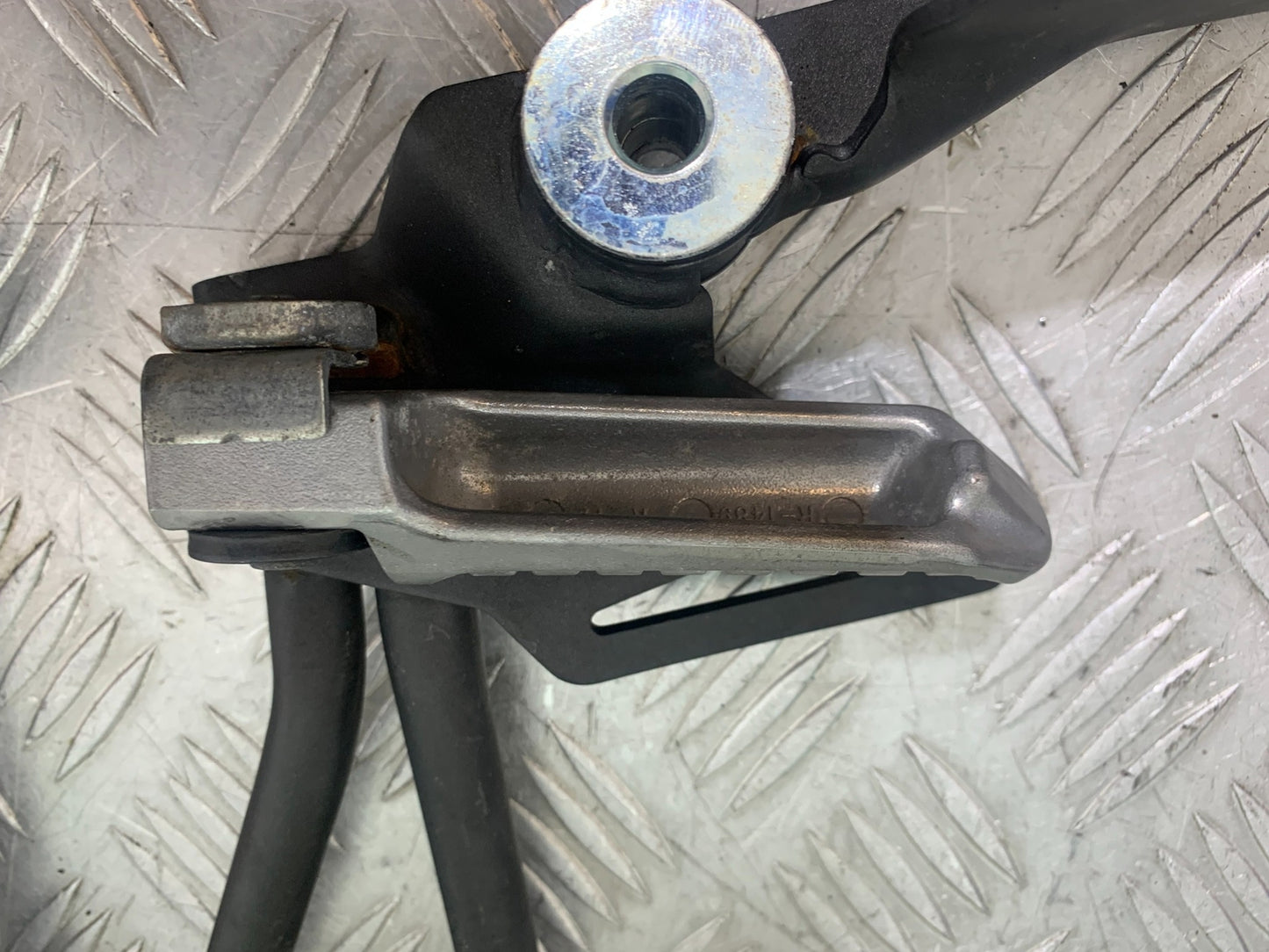 KAWASAKI Z125 Z 125 REAR HANGERS AND PEGS  YEAR  2018-2023 (CMB1167)