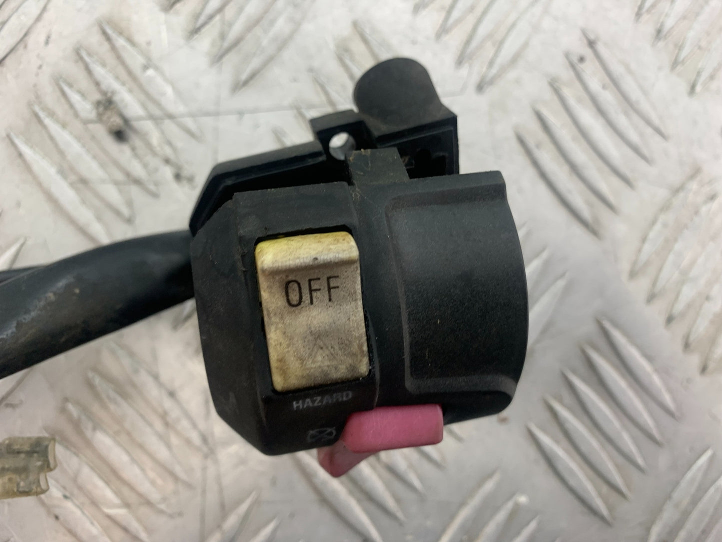 KAWASAKI J125 J125 RIGHT SWITCH GEAR  YEAR 2016-2020 (CMB1158)