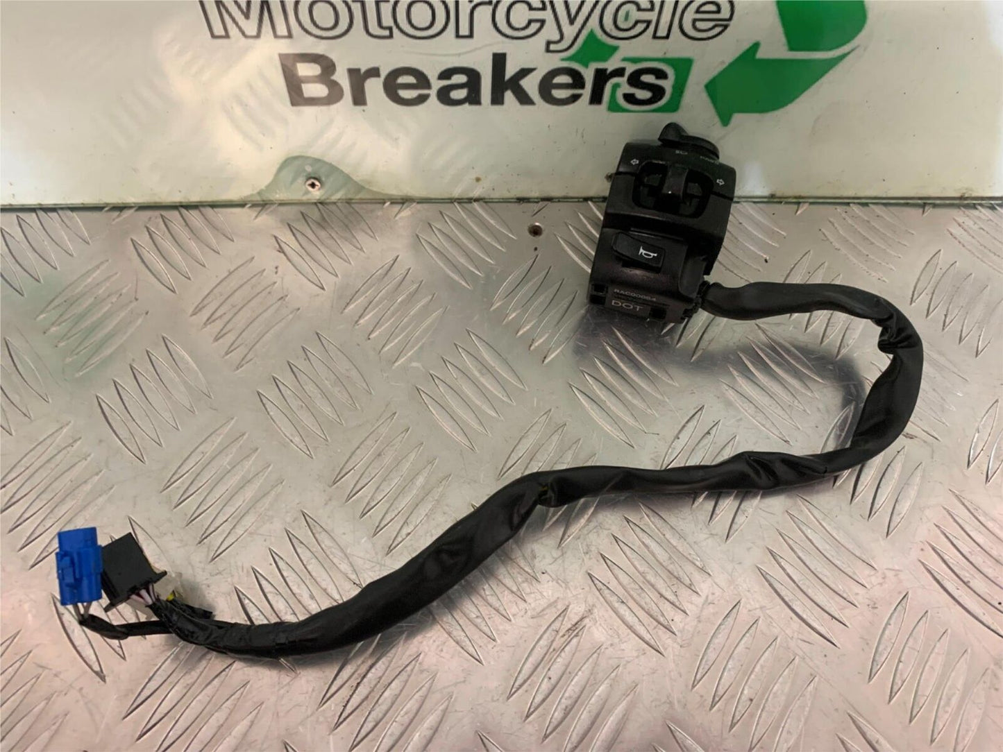 ROYAL ENFIELD 350 CLASSIC LEFT SWITCH GEAR  YEAR 2022 (STOCK 967)