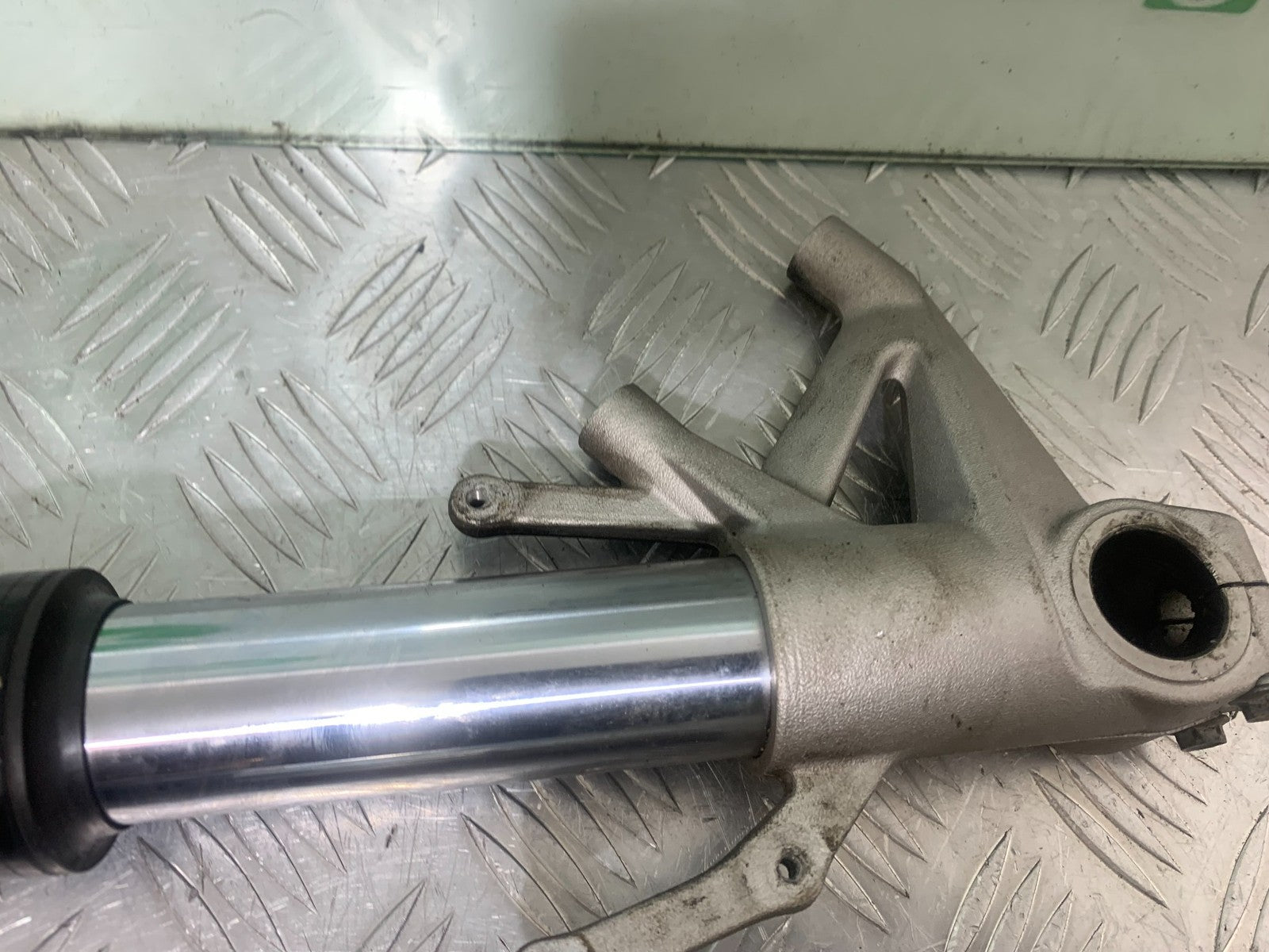 APRILIA SL750 SL 750 SHIVER FORKS   YEAR 2008-2016 (CMB1242)