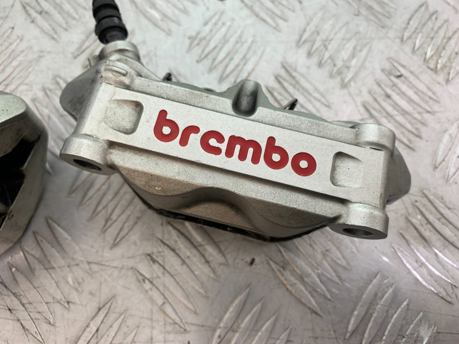TRIUMPH SPEED TRIPLE R 1050 FRONT BRAKE CALIPERS  2009 (CMB1183)