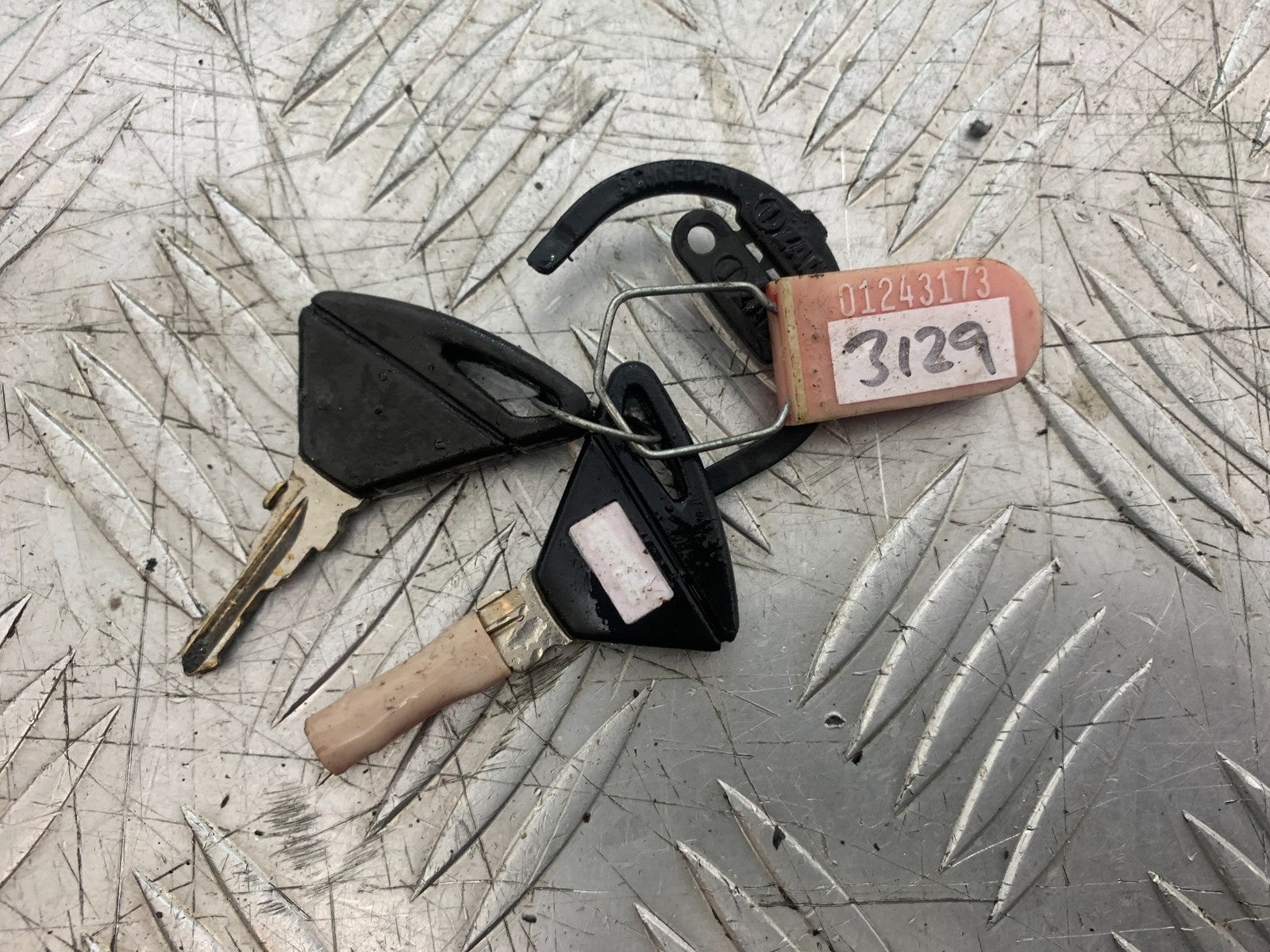 APRILIA 650 PAGASO STRADA LOCKS KEYS TOP YOKE   YEAR 2005-2010 (CMB1260)