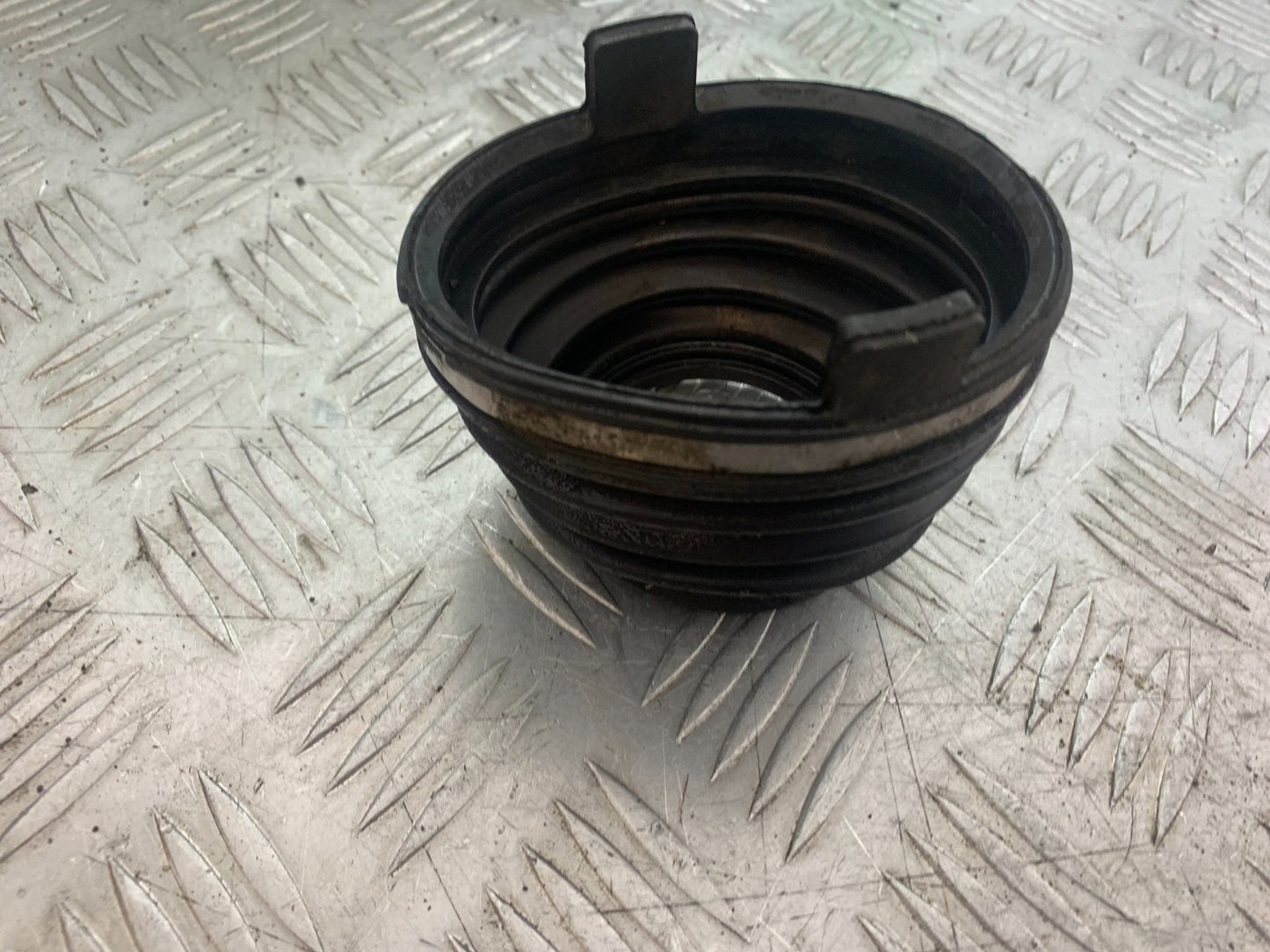 KAWASAKI GTR1400 GTR 1400 RUBBER SWINGARM BOOT  YEAR 2007-2009 (CMB1174)