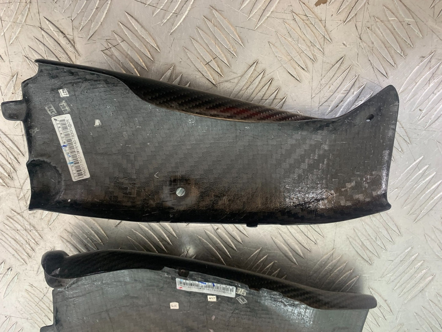 YAMAHA YZF R1 14 B BIG BANG LEFT & RIGHT CARBON TOP INFILLS   2009-14 (CMB1175)
