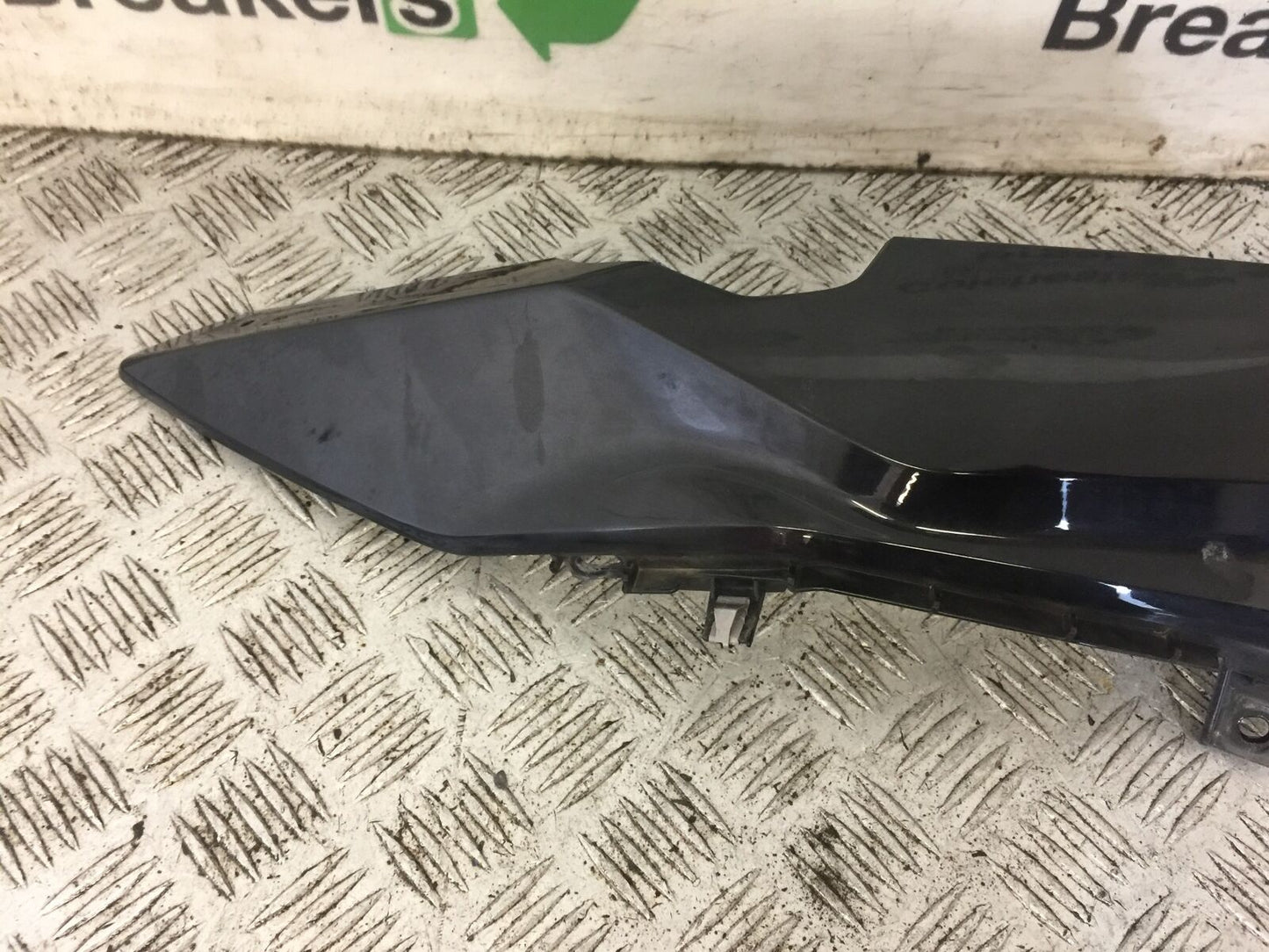 BMW R1200 GS TE EXCLUSIVE SEAT PANEL  YEAR 2018  (STOCK 702)