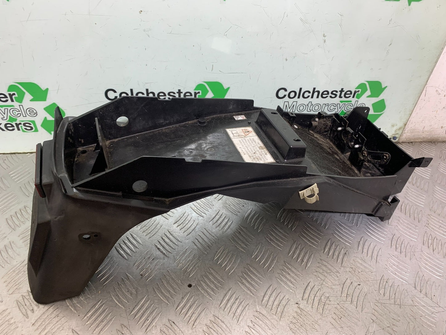 TRIUMPH 955I SPRINT RS REAR MUDGUARD  YEAR 1999-03 (CMB1313)