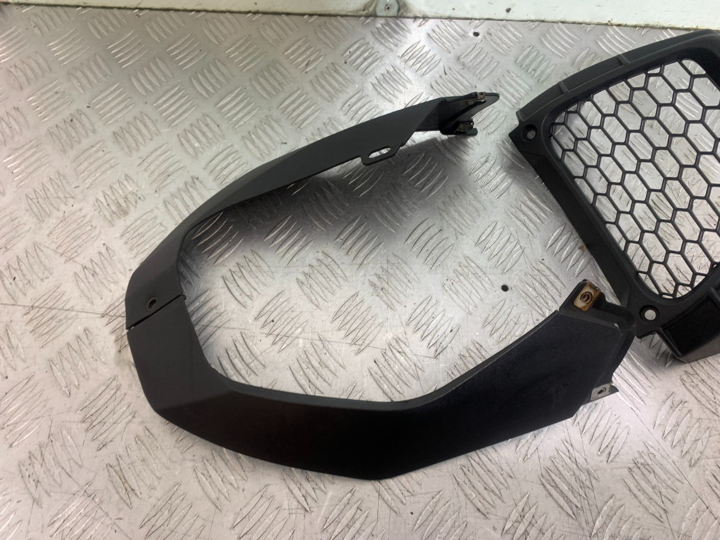 APRILIA TUONO 1000 V4R BELLYPAN YEAR 2011-13  (CMB1331)