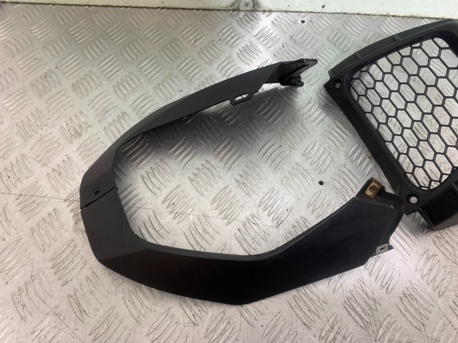 APRILIA TUONO 1000 V4R BELLYPAN YEAR 2011-13  (CMB1331)