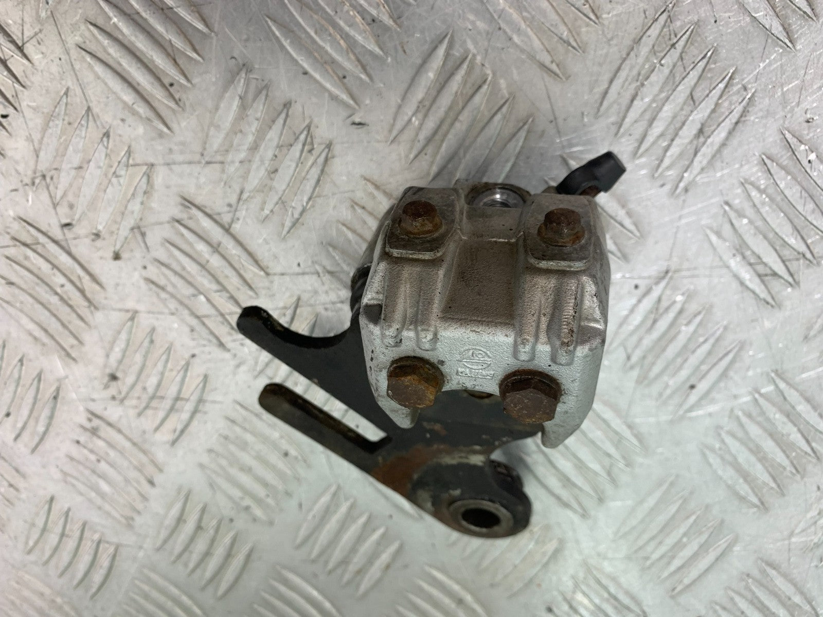 QINGQI QM125 GY-2B REAR BRAKE CALIPER YEAR 2016 (CMB1228)
