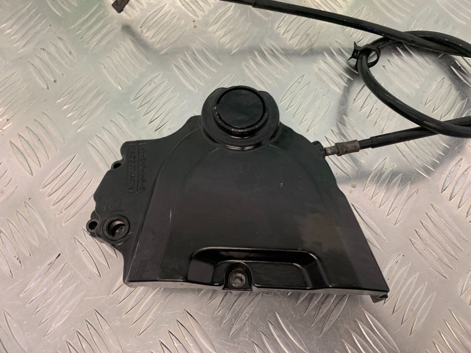 YAMAHA FZS600 FAZER 600 SPROCKET COVER  YEAR 2002-03  (STOCK 950)
