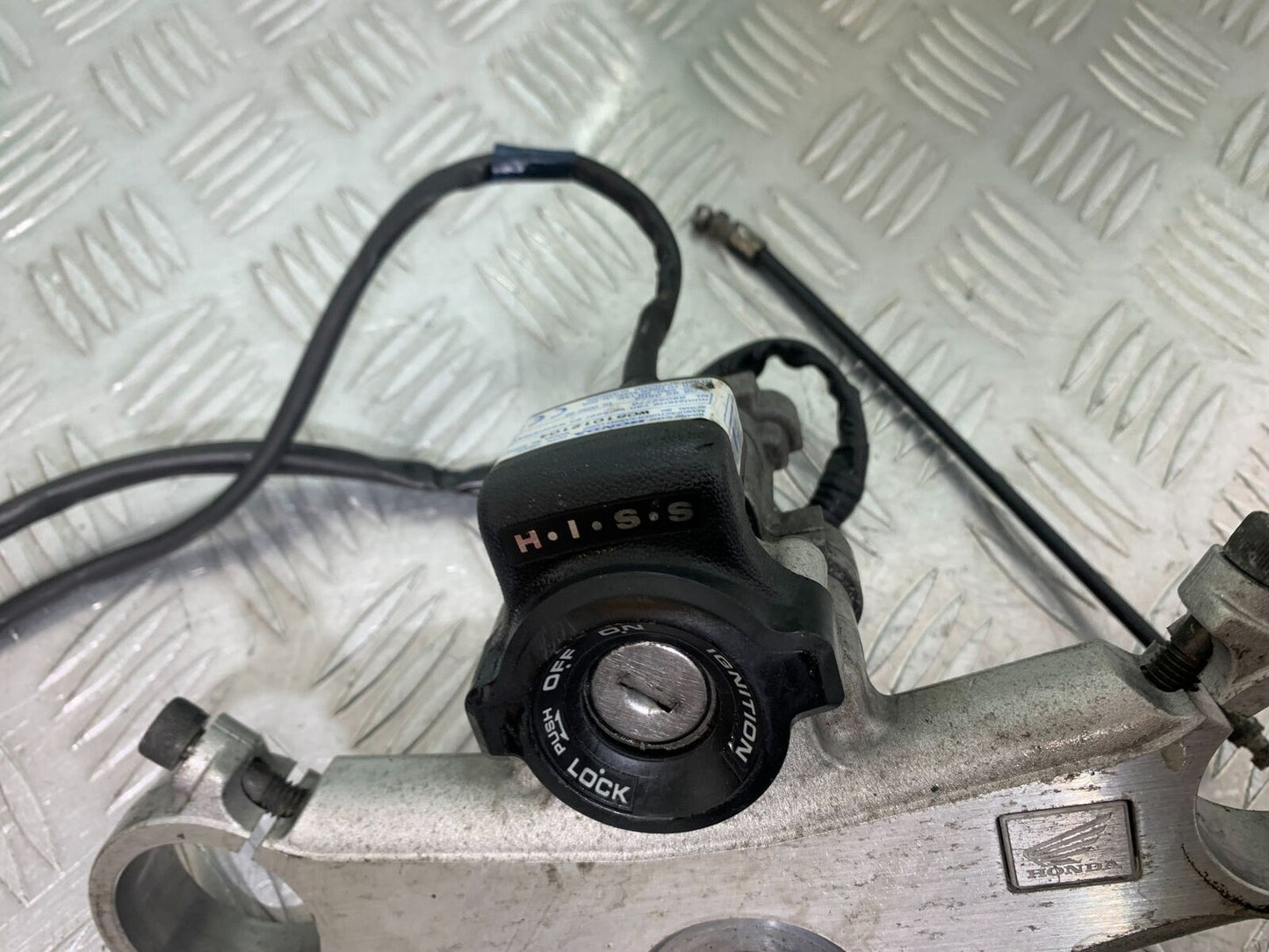 HONDA CBR1100 BLACKBIRD ECU LOCKS KEYS  YEAR 2000 (CMB1103)