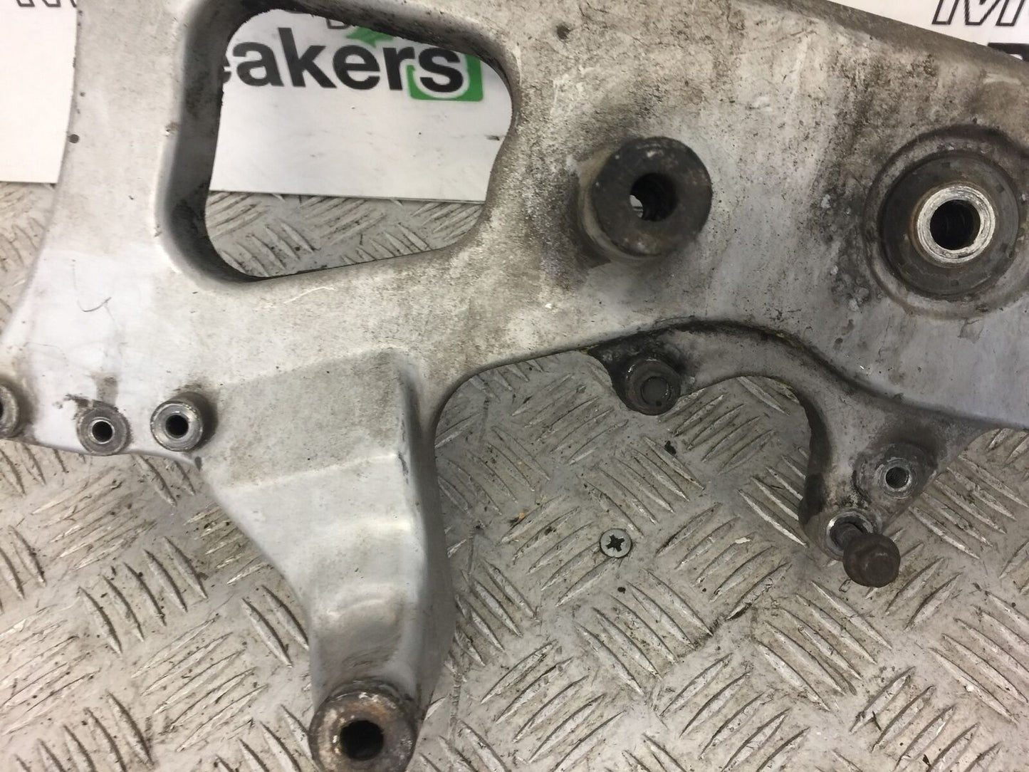 YAMAHA XMAX 125 XMAX-125 EXHAUST BRACKET   YEAR 2011