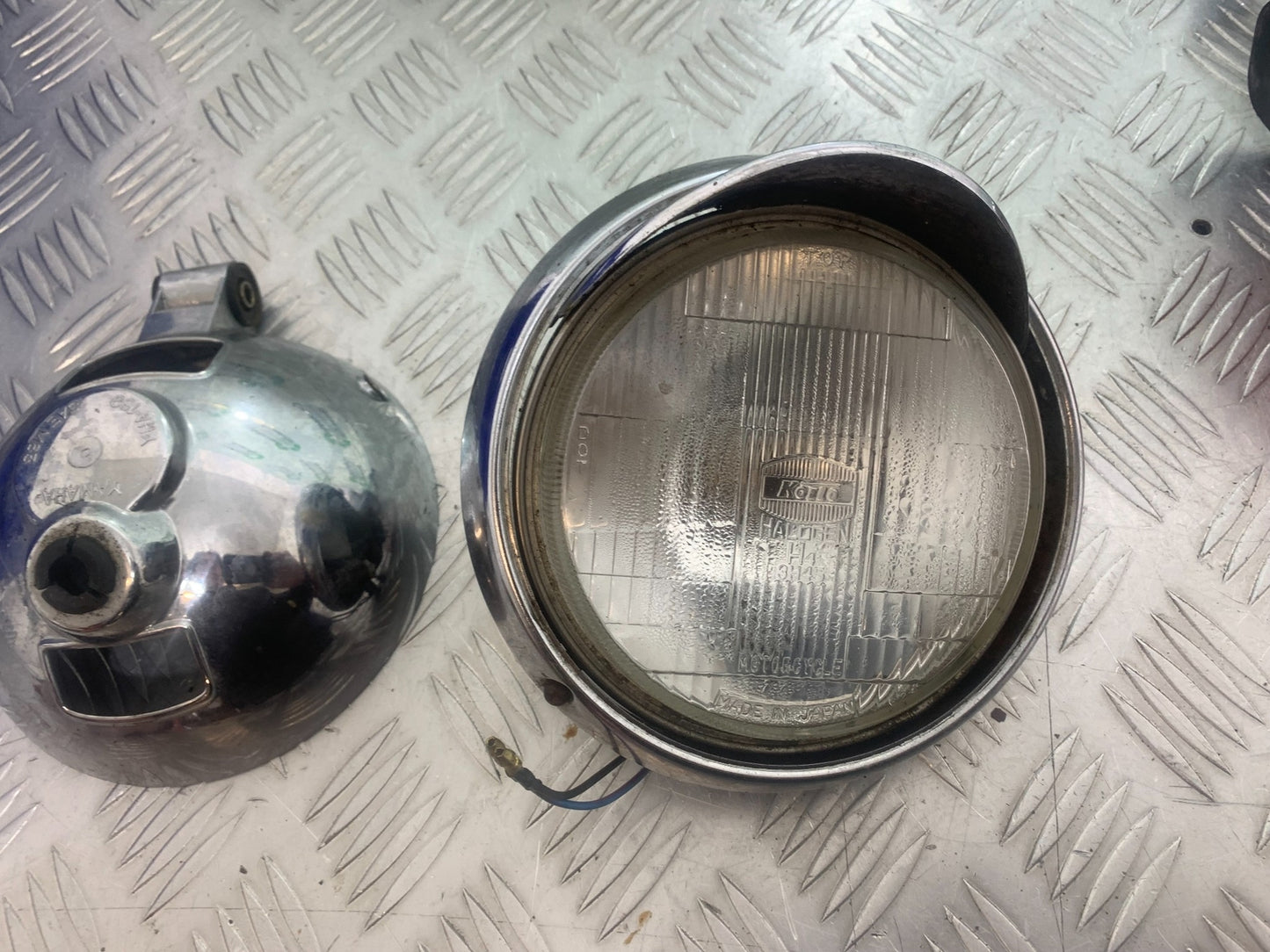 YAMAHA XV535 XV 535 VIRAGO HEADLIGHT   YEAR 1994-02 (CMB1139)