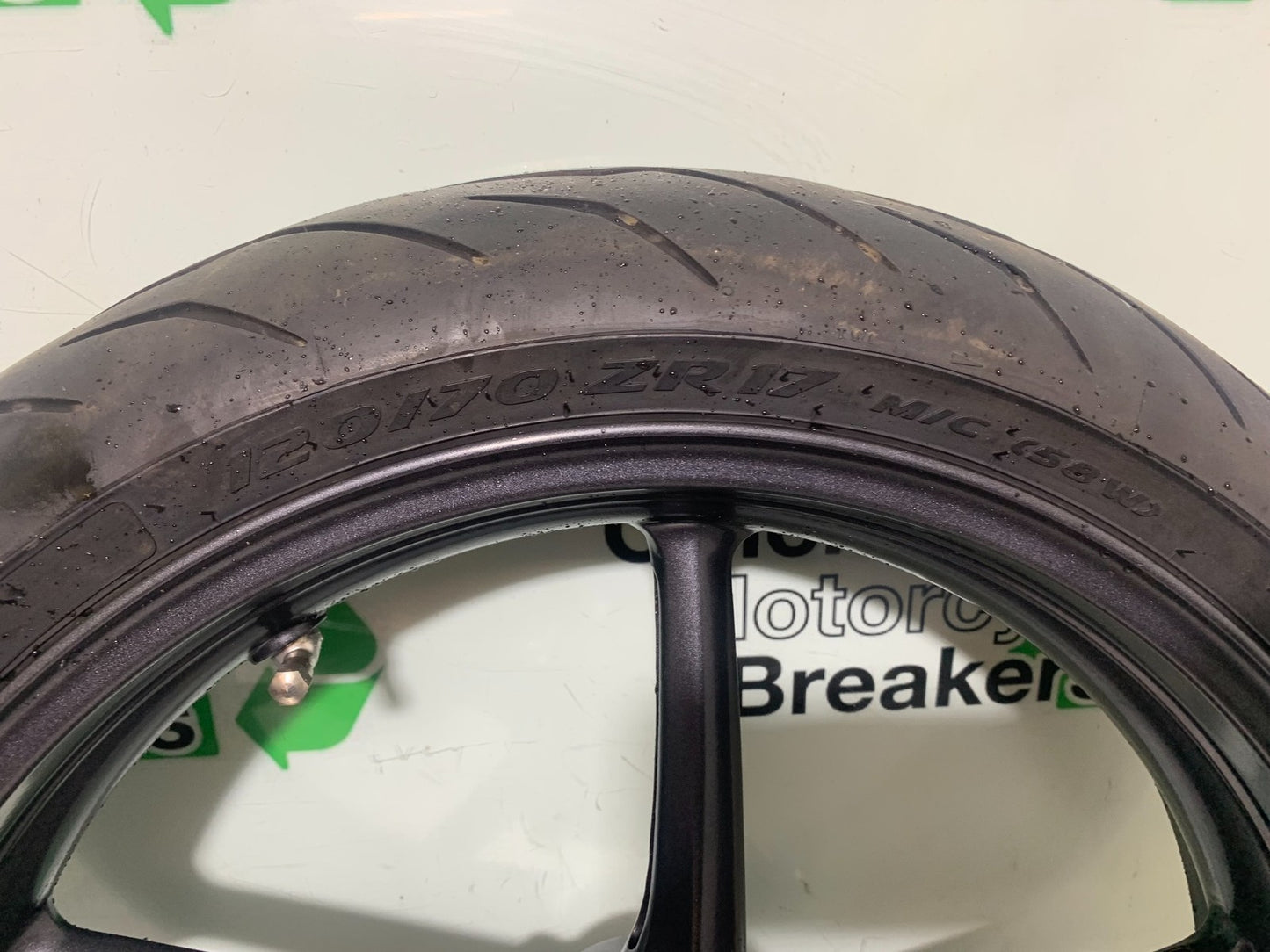 TRIUMPH 675 STREET TRIPLE R FRONT WHEEL  YEAR 2013 - 2016 (CMB1221)