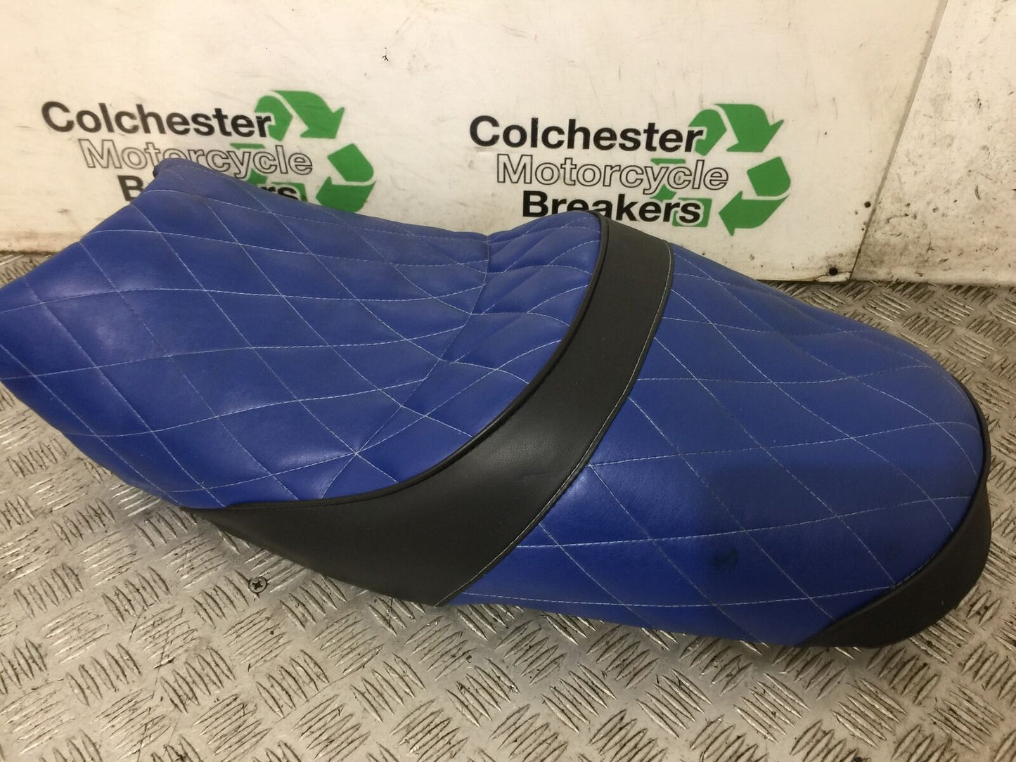 SUZUKI GSF1200 GSF 1200 BANDIT SEAT YEAR 2001-2005 (STOCK 902)