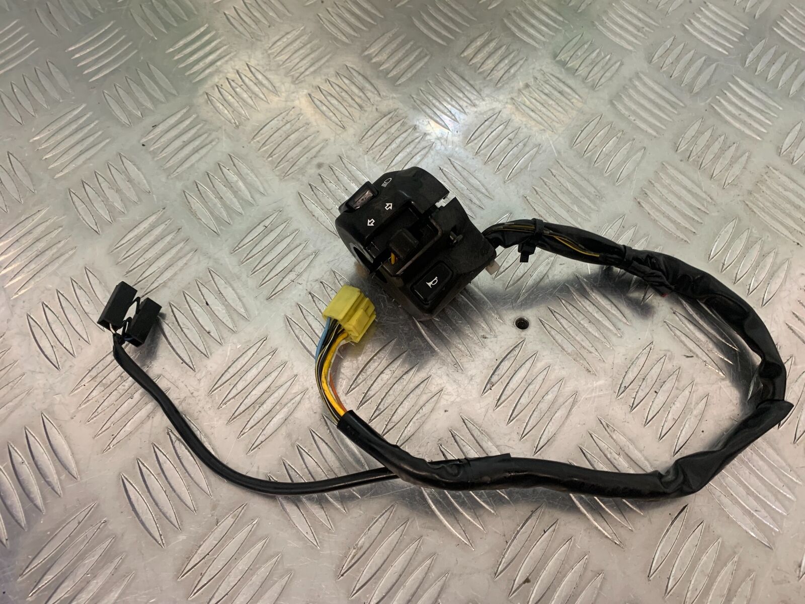 SUZUKI SV1000 SV 1000 K4 LEFT SWITCH GEAR  YEAR 2004 (STOCK 990)
