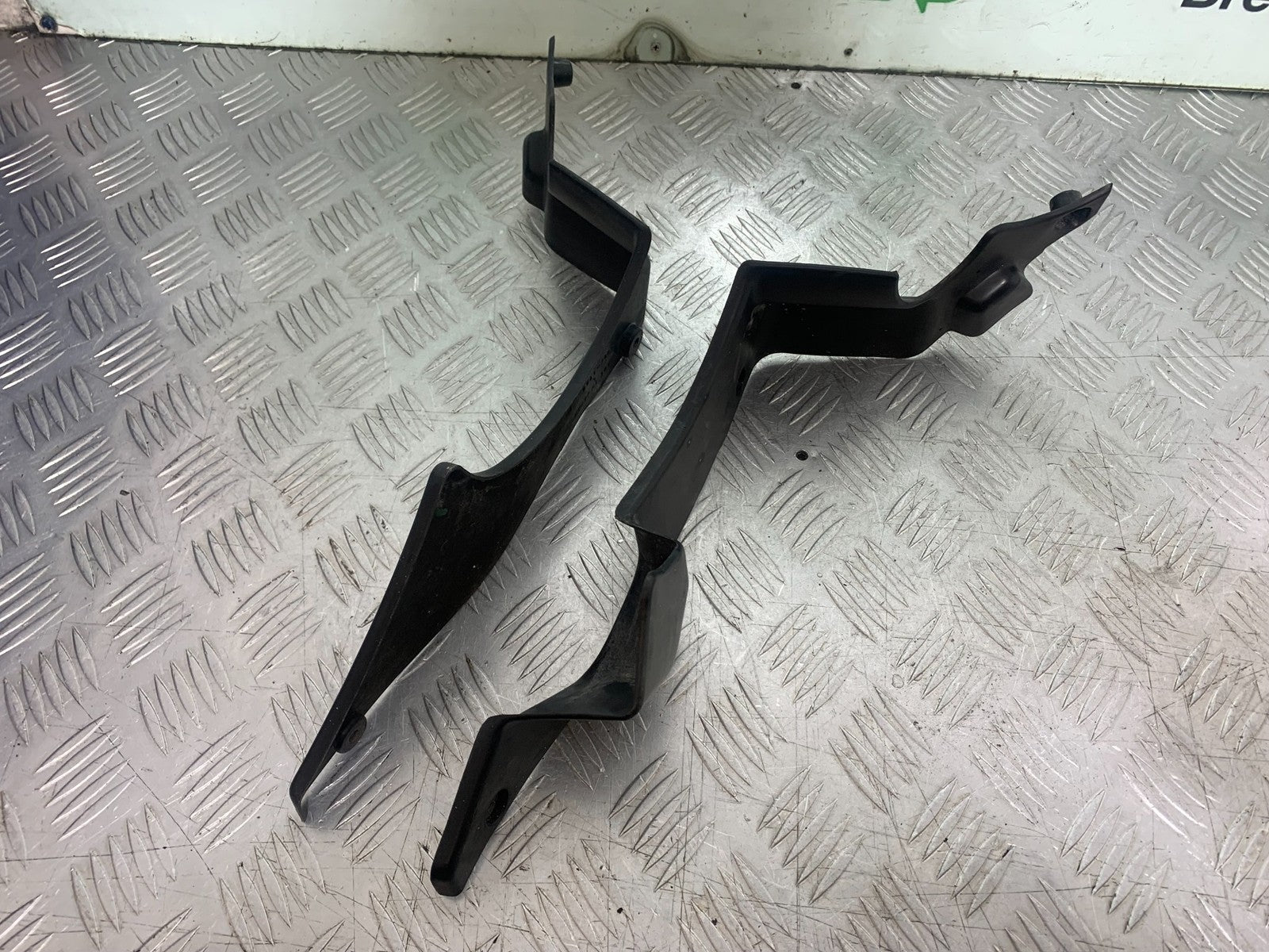 KAWASAKI GPZ600 GPZ 600 LEFT & RIGHT TOP FAIRING INFILLS  YEAR 1988-90 (CMB1258)