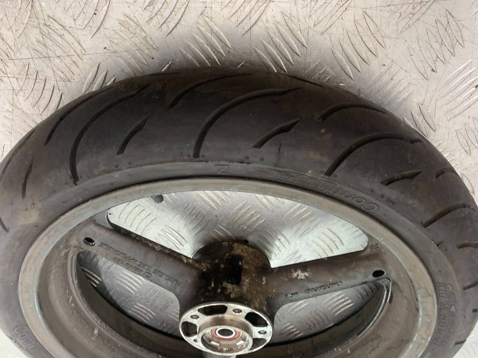 SUZUKI GSF600 GSF 600 BANDIT FRONT WHEEL   2000-2004 (CMB1269)