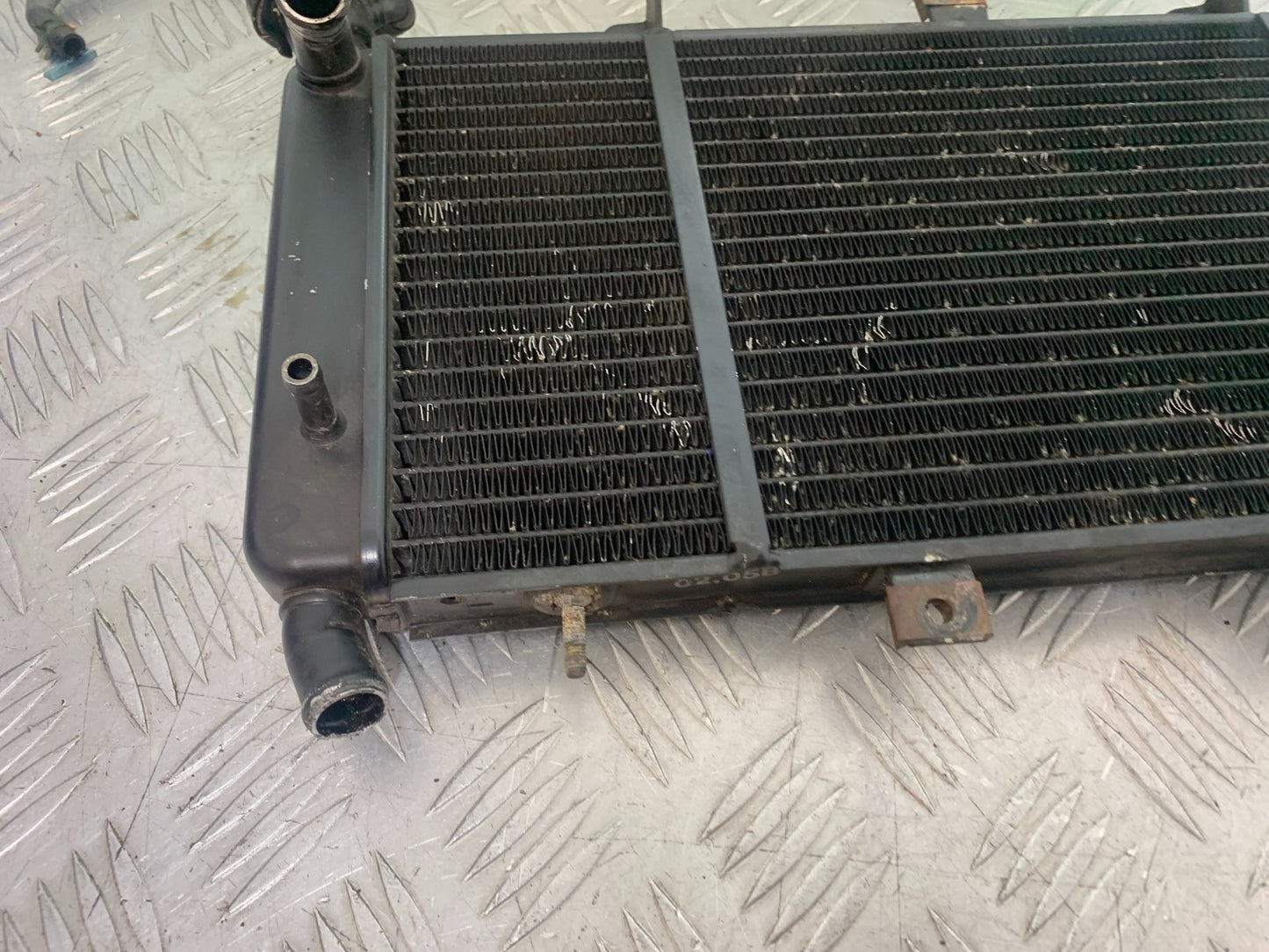 TRIUMPH 1050 SPRINT ST RADIATOR  YEAR 2004-2007 (CMB1197)