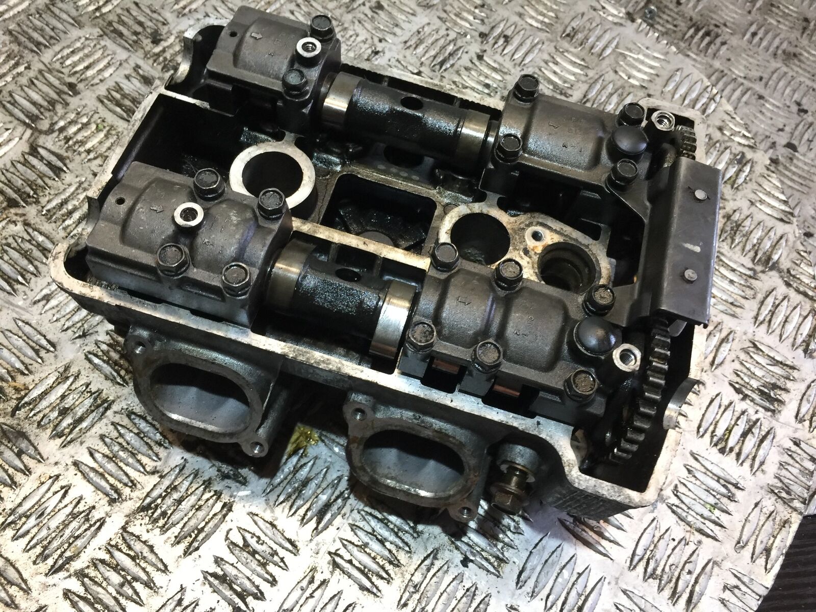 YAMAHA XTZ 750 SUPER TENERE CYLINDER HEAD AND CAMS  (STOCK 889)