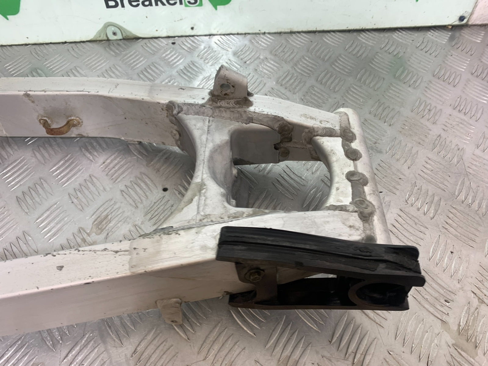 SUZUKI GSF1200  GSF 1200 BANDIT SWINGARM  YEAR 1997-2000 (CMB1149)