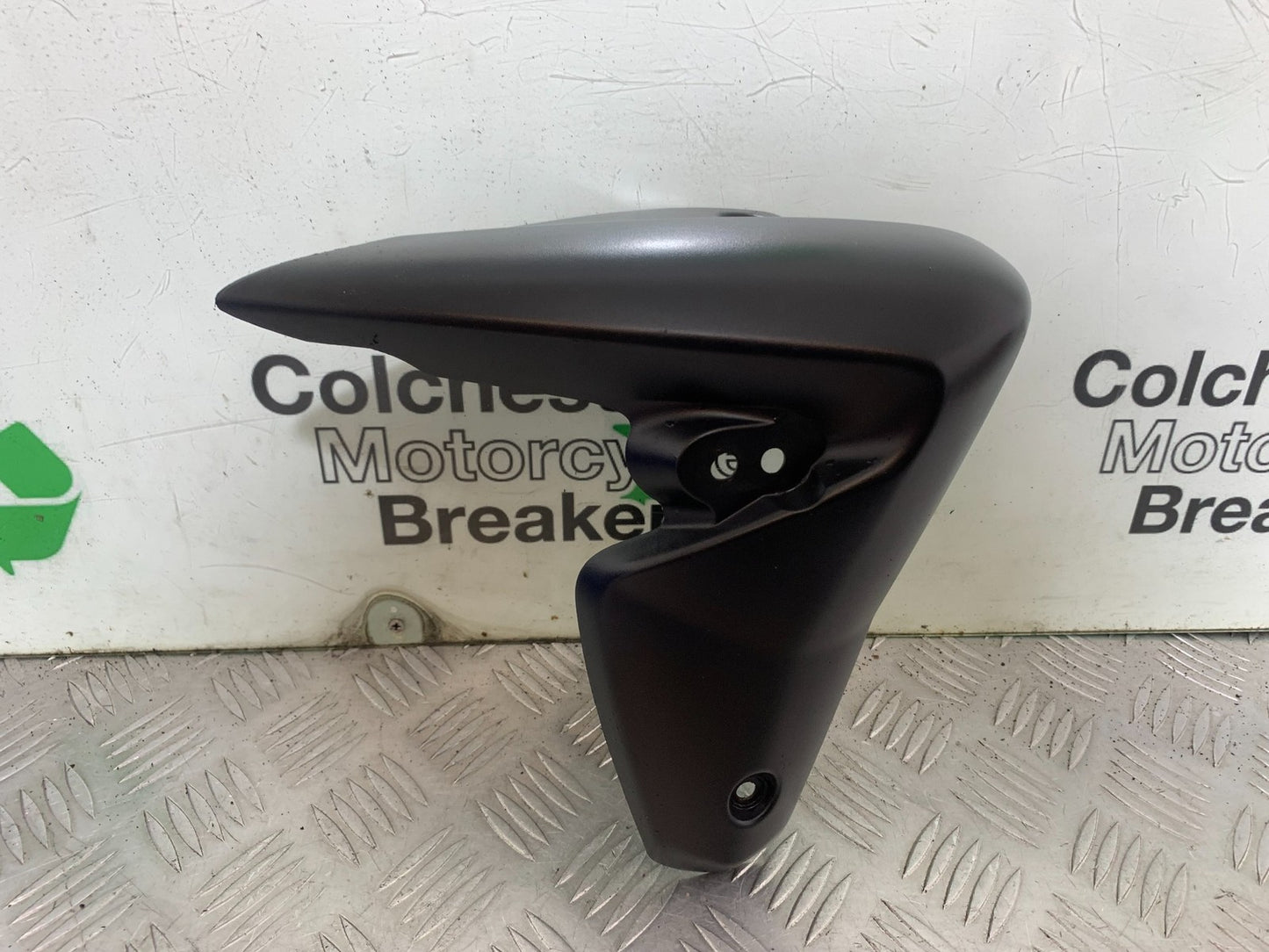 TRIUMPH SPEED TRIPLE R 1050 RIGHT RADIATOR COVER  2009 (CMB1183)