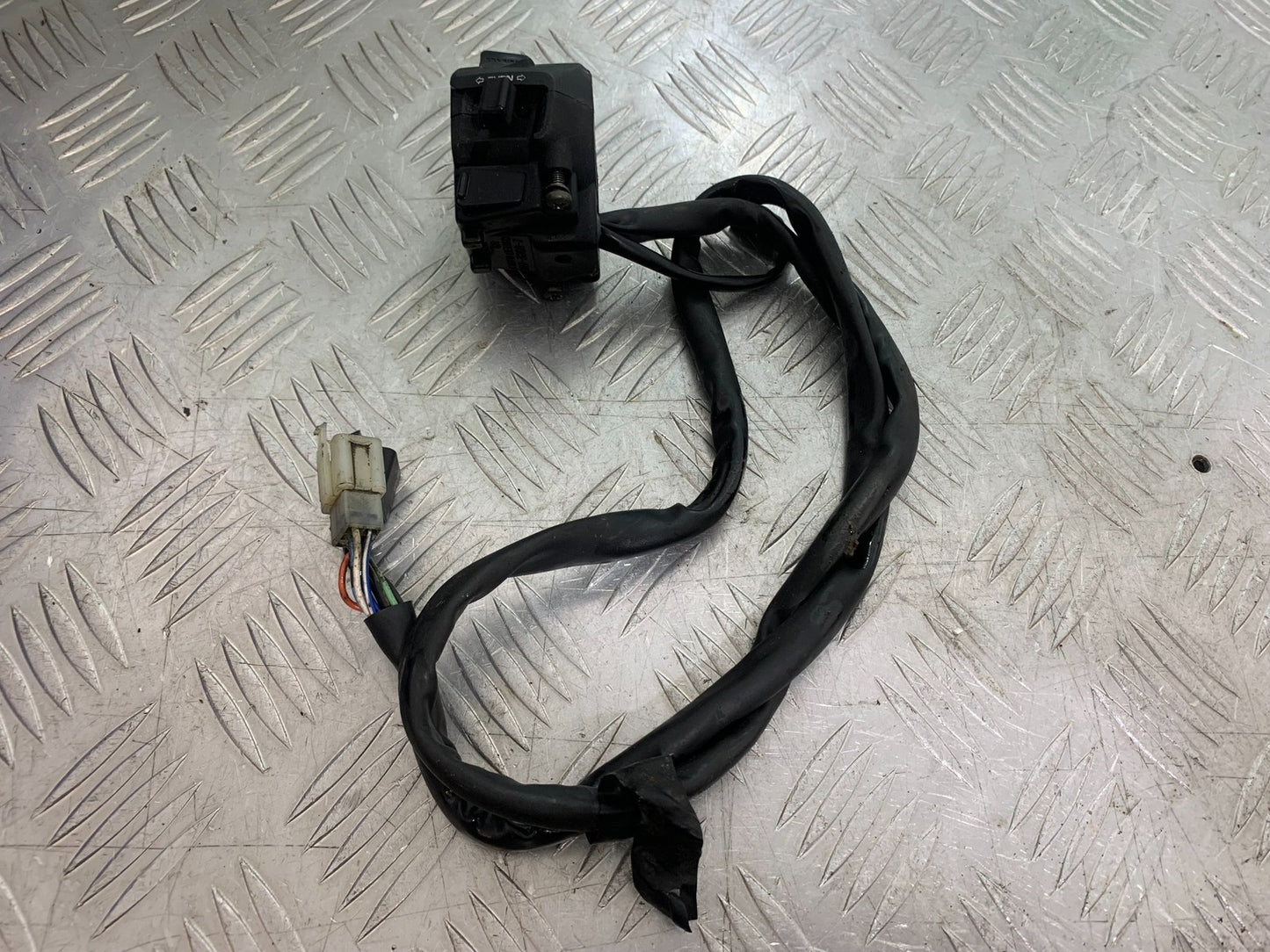 HONDA NT650 V DEAUVILLE LEFT SWITCH GEAR   YEAR 1999 (CMB1268)