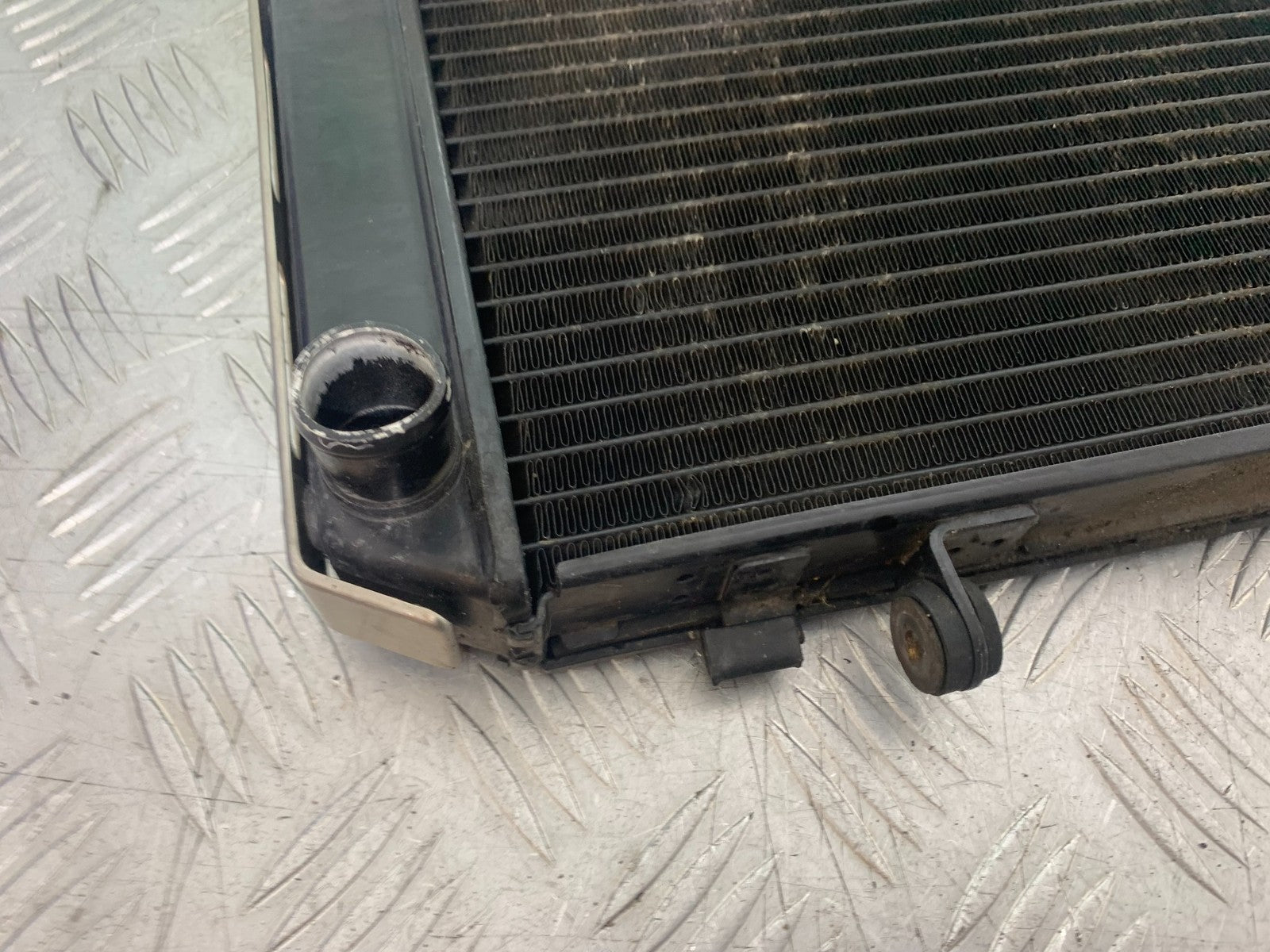 KAWASAKI Z750 Z 750 RADIATOR YEAR 2004-2006  (CMB1234)