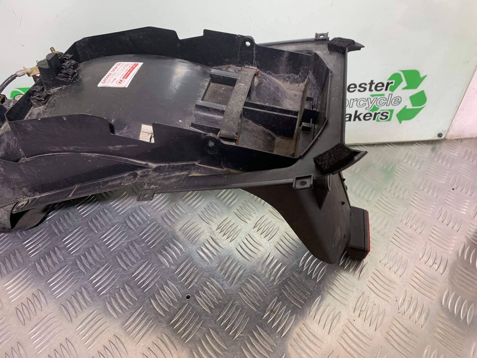 YAMAHA FJR1300 FJR 1300 REAR MUDGUARD YEAR 2001-05 (CMB1005)