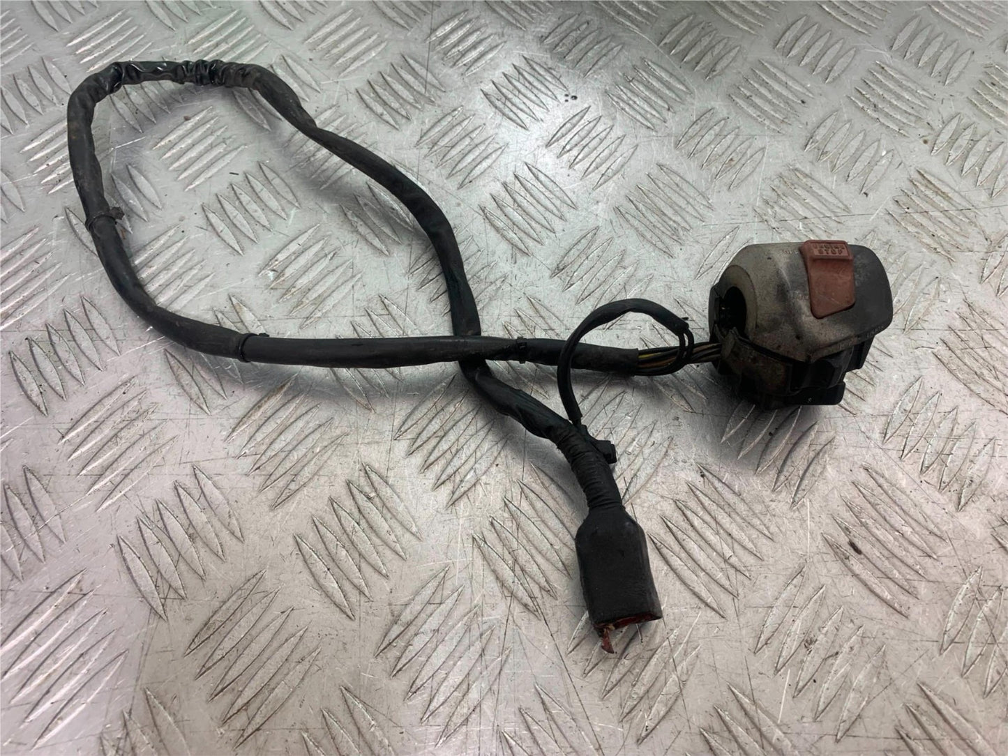 HONDA NTV 600 REVERE RIGHT SWITCH GEAR    YEAR 1988-1996  (CMB1281)