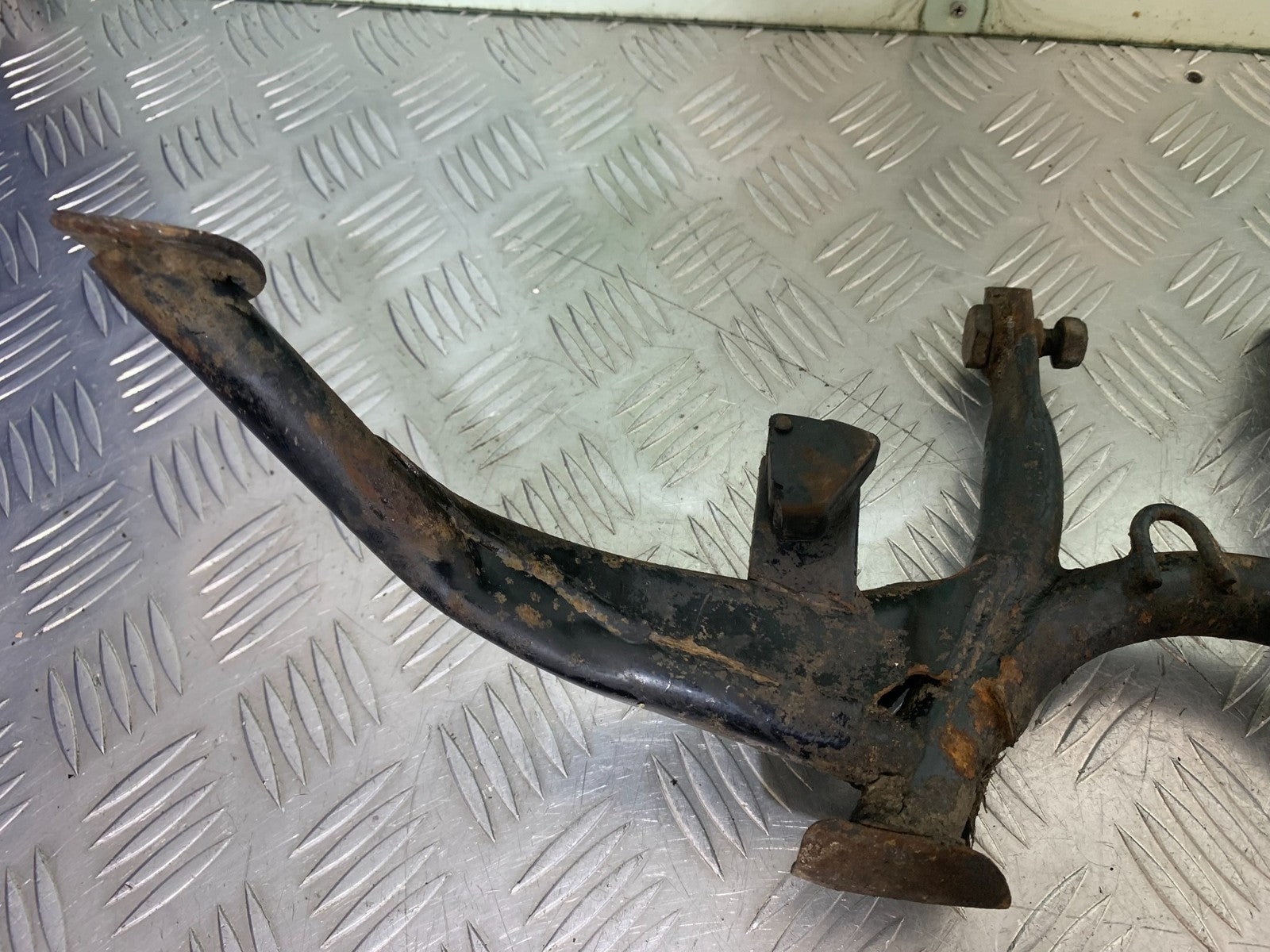 YAMAHA XJR1300 XJR 1300 CENTER STAND  1999-2003 (CMB1119)