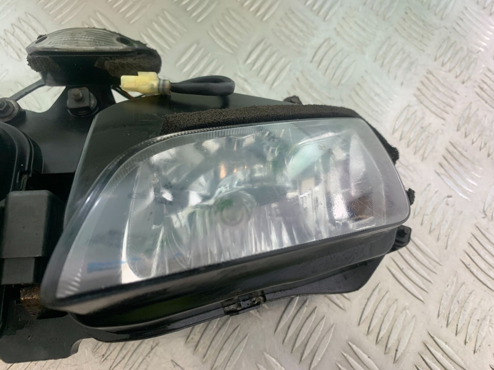 HONDA CBR600 CBR 600 RR HEADLIGHT    YEAR 2003-2004 CMB1086)