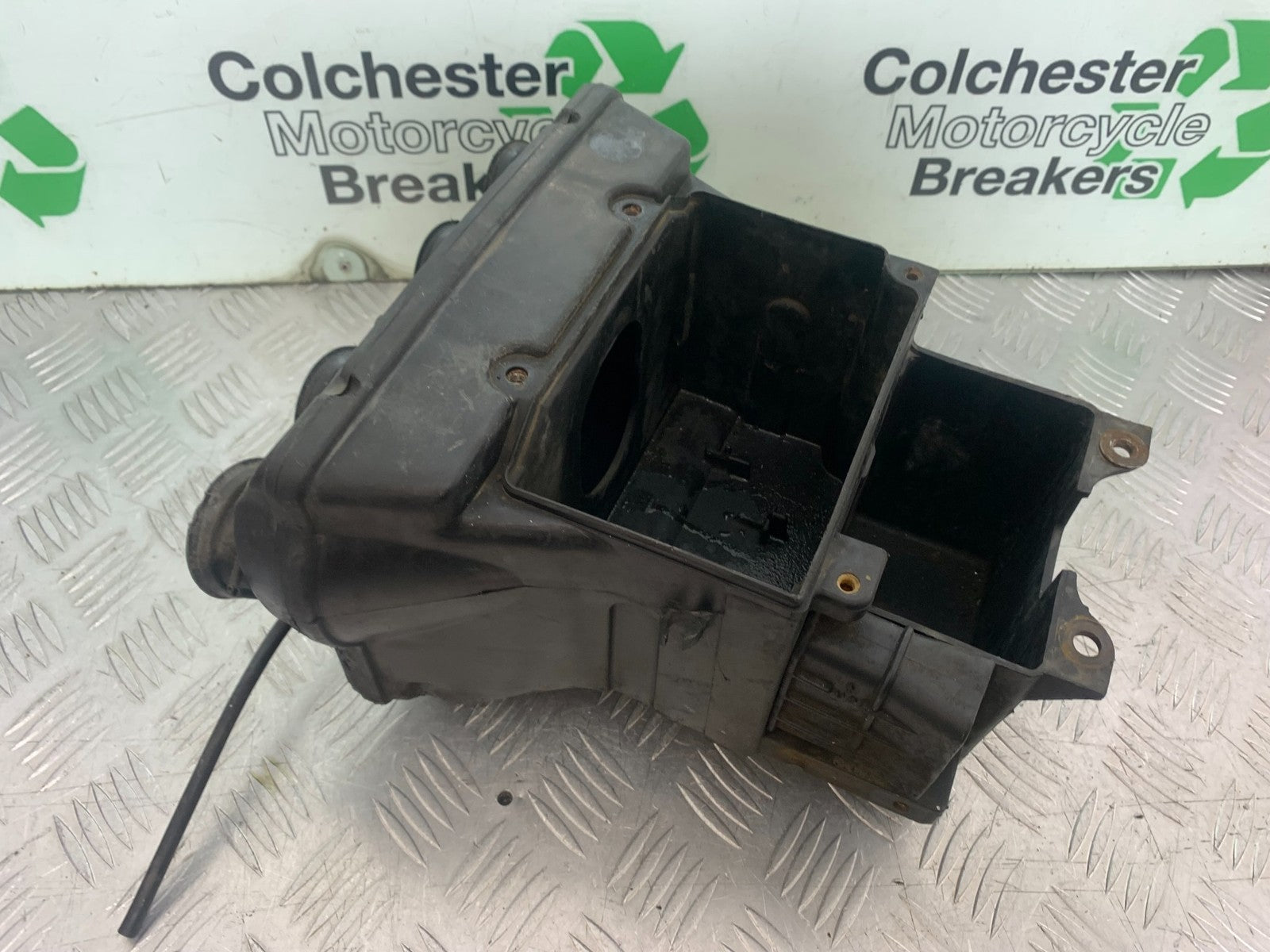 KAWASAKI GPZ600 GPZ 600 AIRBOX  YEAR 1988-90 (CMB1258)