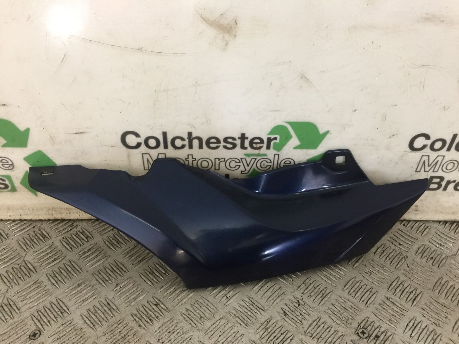 TRIUMPH TROPHY 1215 SE RIGHT PANEL   2012-2017 (STOCK 740)