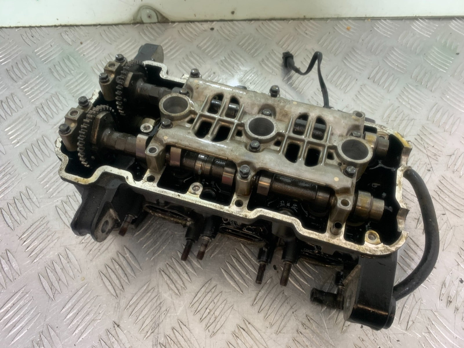 TRIUMPH 1050 SPRINT GT CYLINDER HEAD AND CAMSHAFTS   YEAR 2010-2016 (CMB1250)