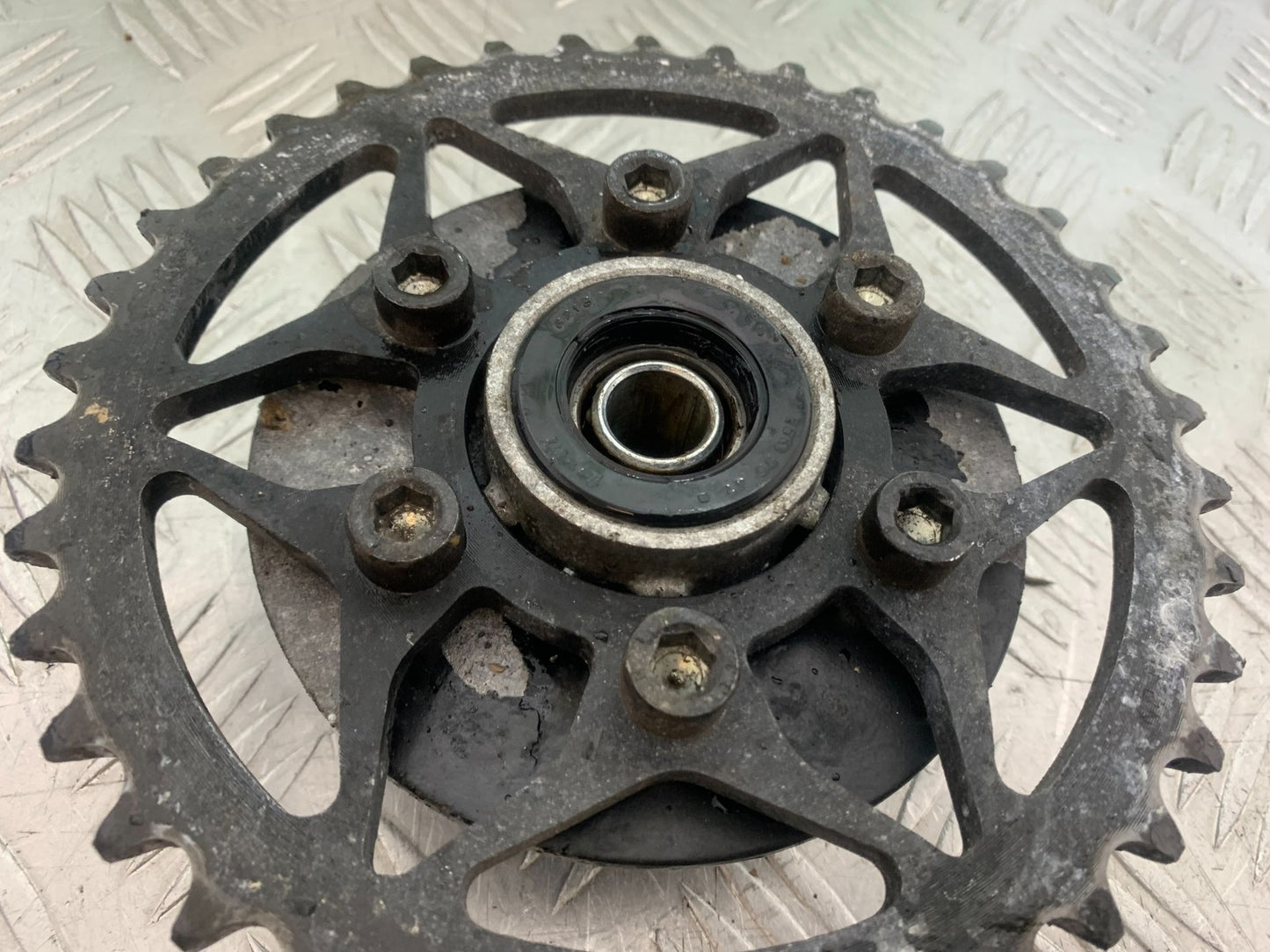 ROYAL ENFIELD HIMALAYAN 411 SPROCKET CARRIER  YEAR 2018-2023 (CMB1279)