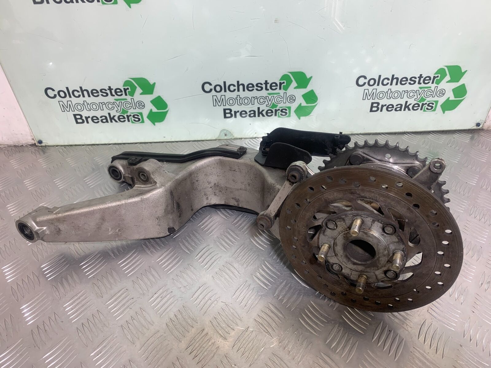 HONDA VFR800 VFR 800 V-TEC SWINGARM  YEAR 2002 -09 (CMB1012)
