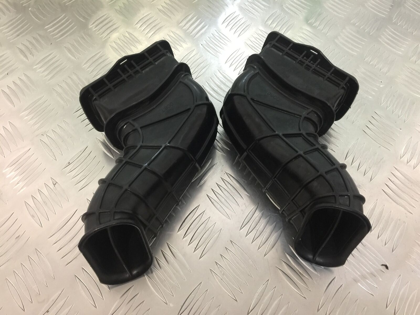 KAWASAKI ZX10R ZX10 R AIR TUBES  YEAR 2004-2005 (STOCK 932)