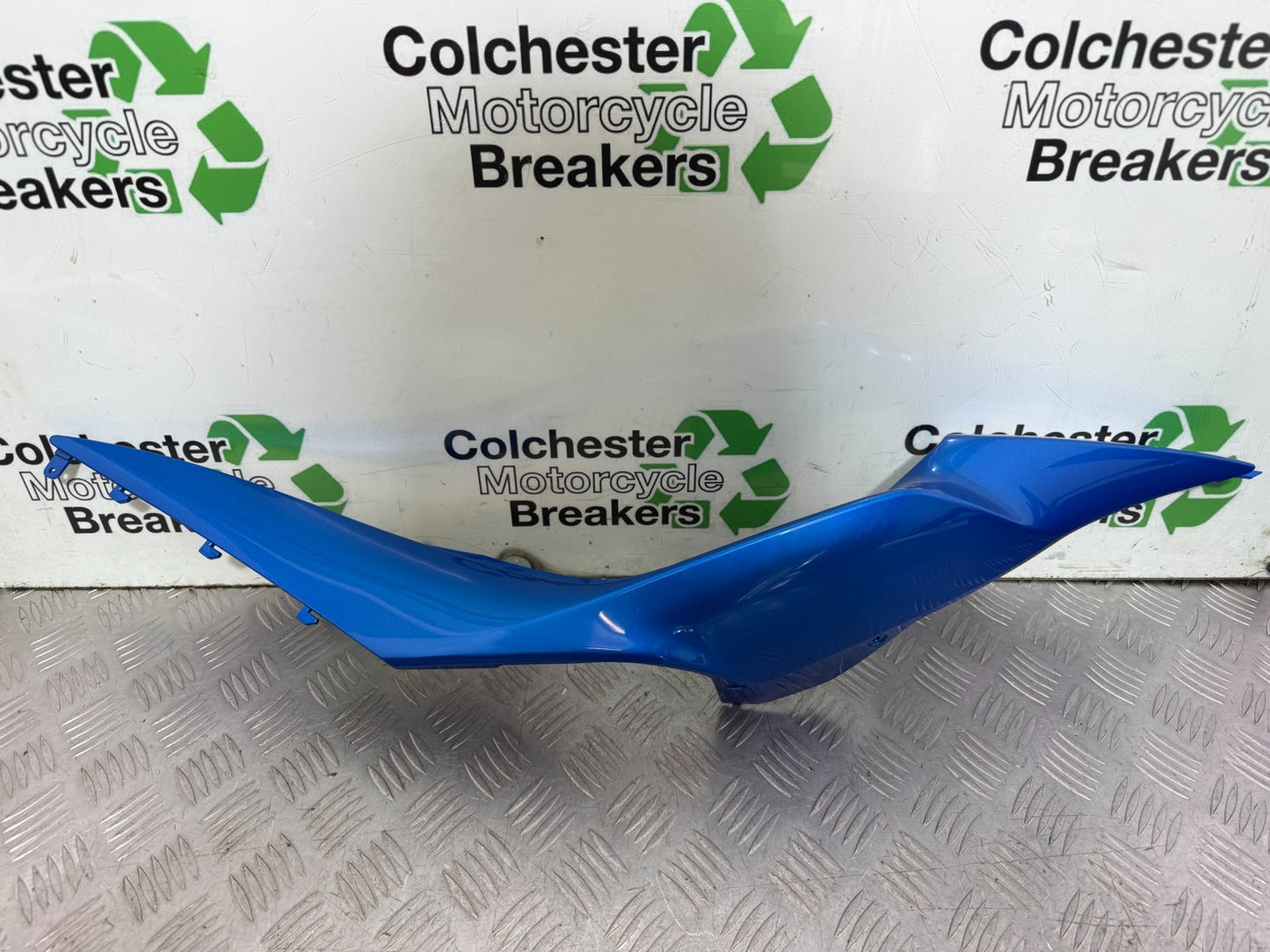 SUZUKI GSXR 125 GSX R125 LEFT SEAT PANEL YEAR 2017 - 2023
