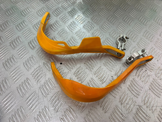 QINGQI QM125 GY-2B HAND GUARDS YEAR 2016 (CMB1228)