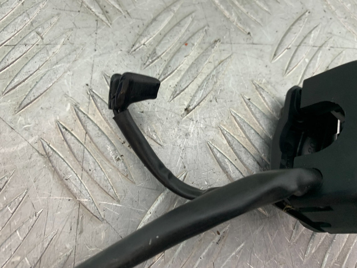 TRIUMPH 955i SPRINT ST RIGHT SWITCH GEAR YEAR 1999-04 (CMB1230)