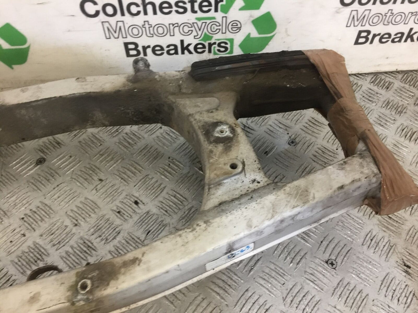 SUZUKI SV650 SV 650 SWINGARM  YEAR 1999 (STOCK 681)
