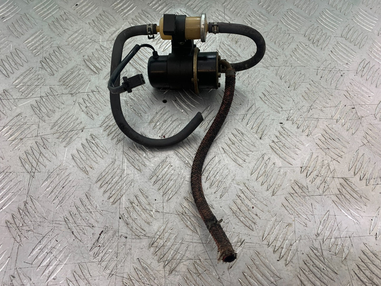 YAMAHA YZF1000 THUNDERACE PETROL PUMP YEAR 1997-2000 (CMB1204)
