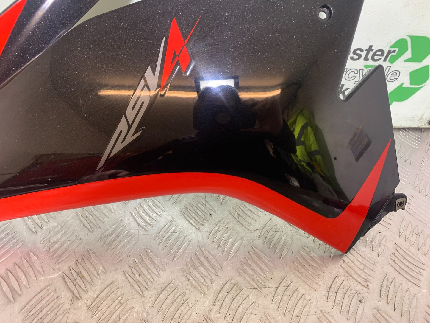 APRILIA RSV4 FACTORY LEFT FAIRING PANEL YEAR 2009-2012 (CMB1224)
