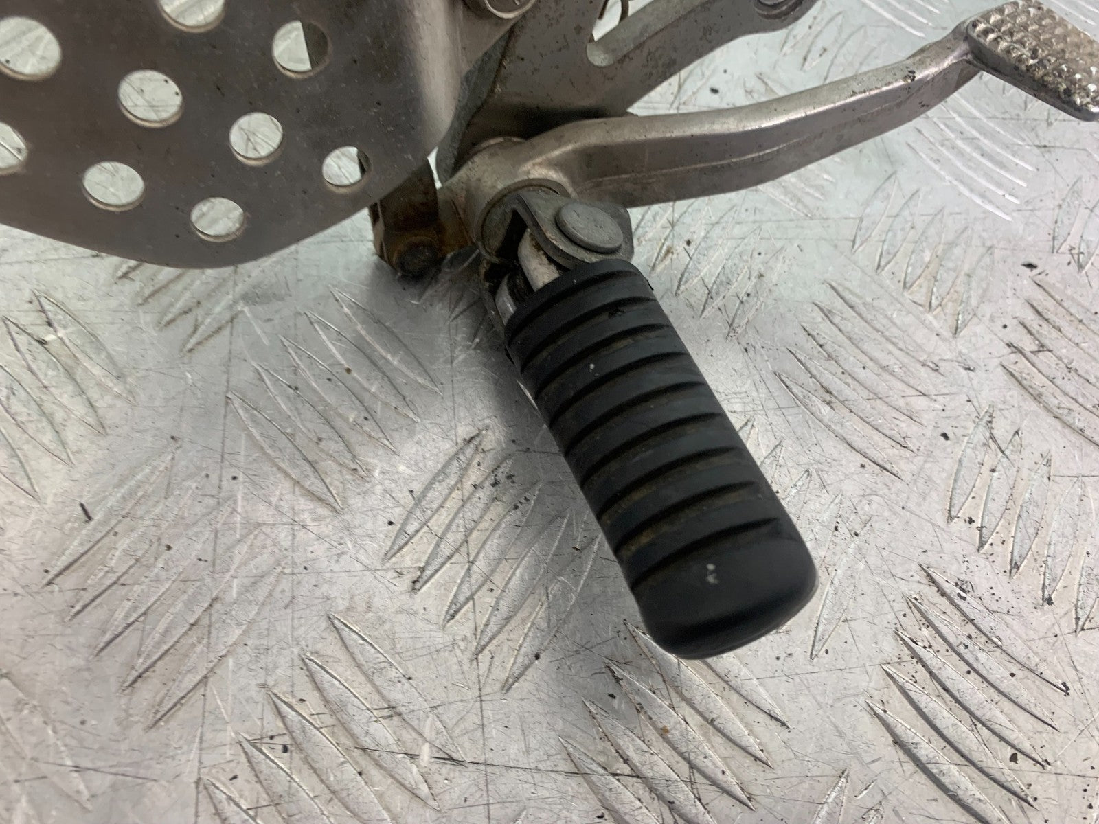 KAWASAKI ZX9R ZX9 C FRONT RIGHT HANGER  YEAR 1998-99 (CMB1213)
