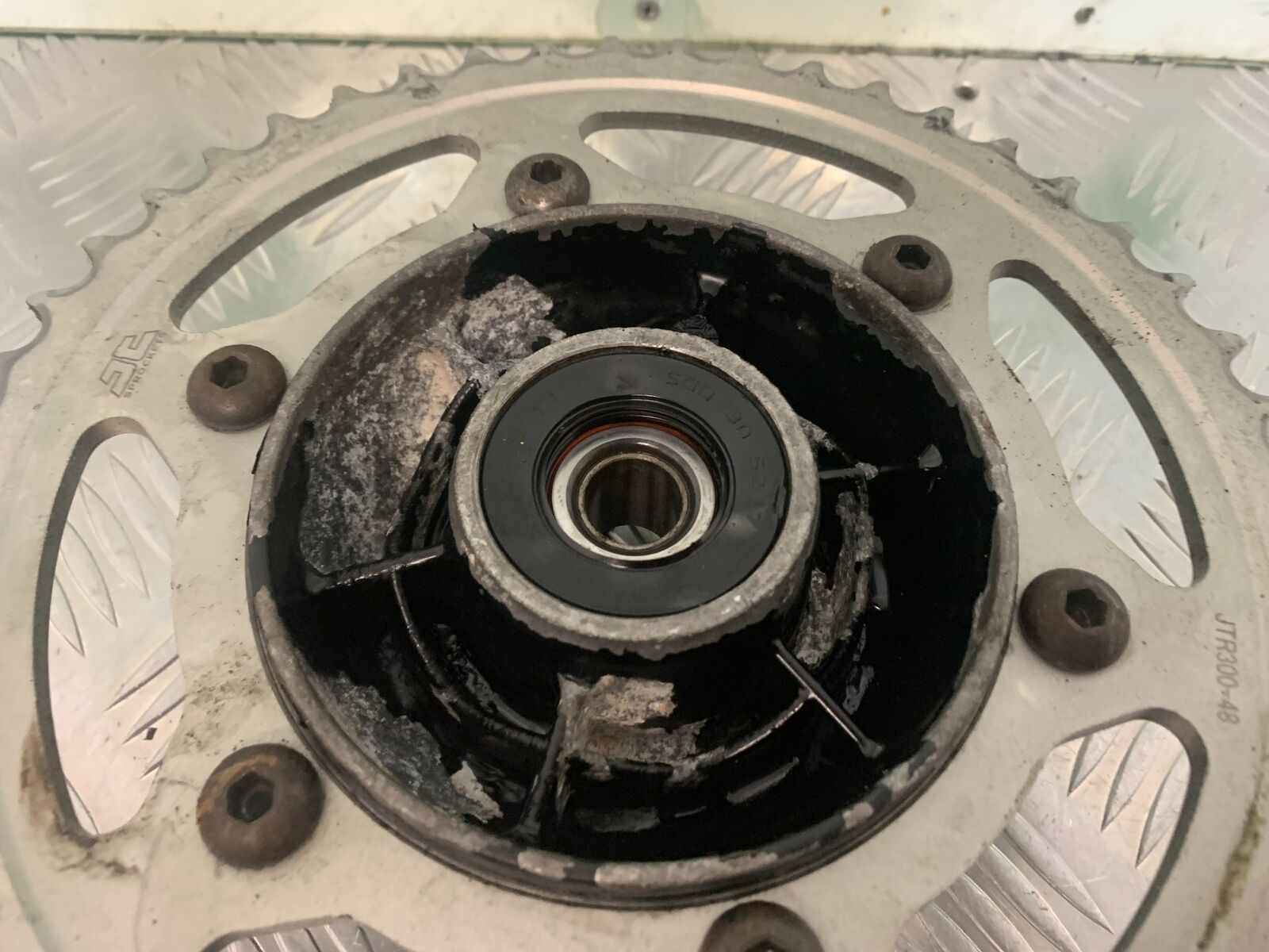 HONDA XL650 V TRANSALP REAR SPROCKET CARRIER YEAR 2001-2006 (STOCK 975)